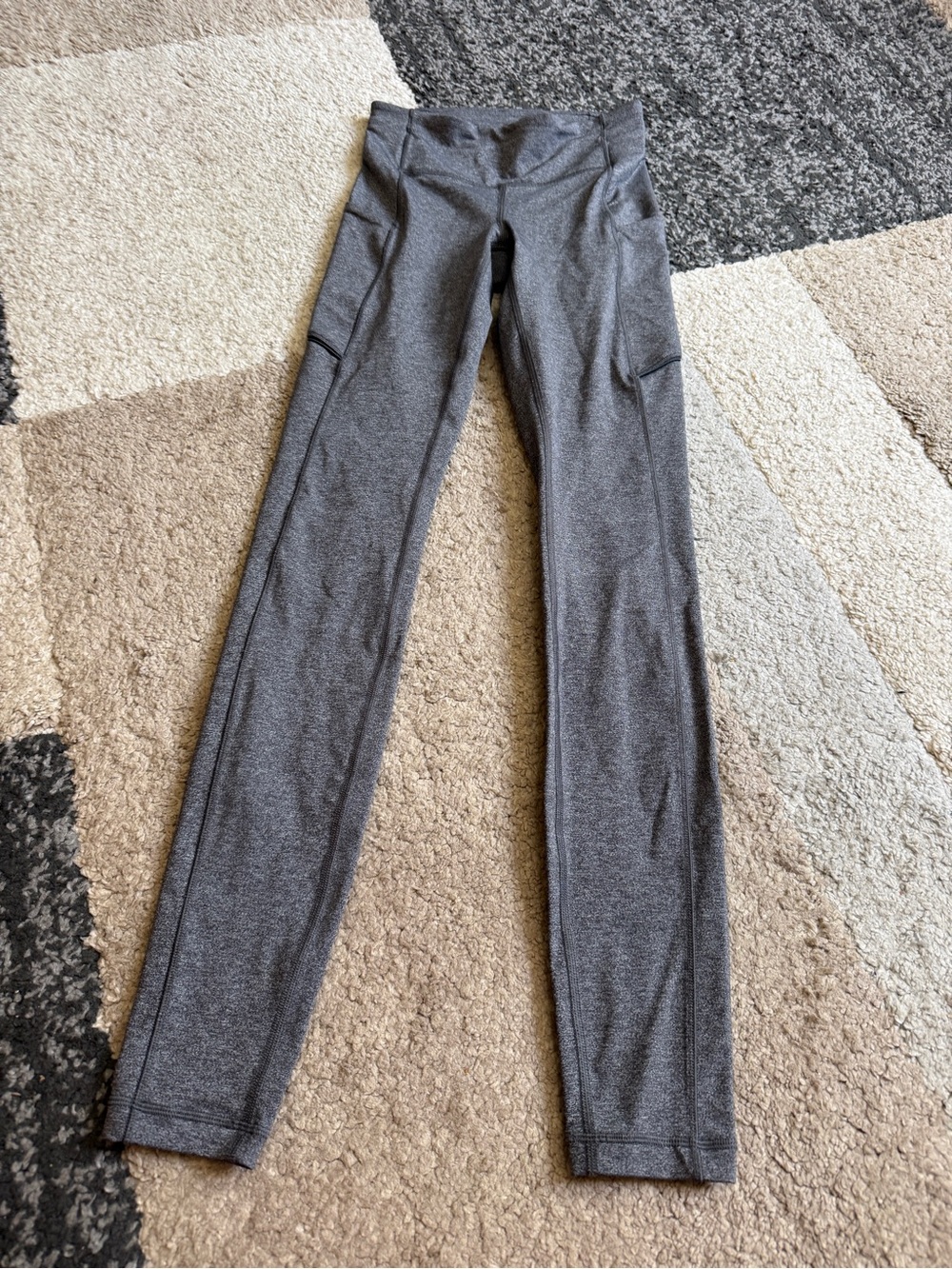 Lululemon Women Heathered Black Speed Up Tight Leggings 28”- size 2